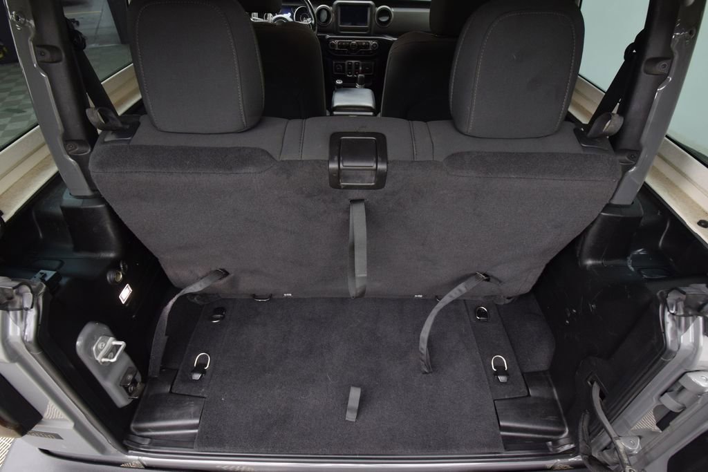 Used 2022 Jeep Wrangler Sport image 28