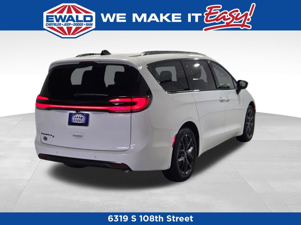 New 2026 Chrysler Pacifica Select w/ S Appearance Package image 19