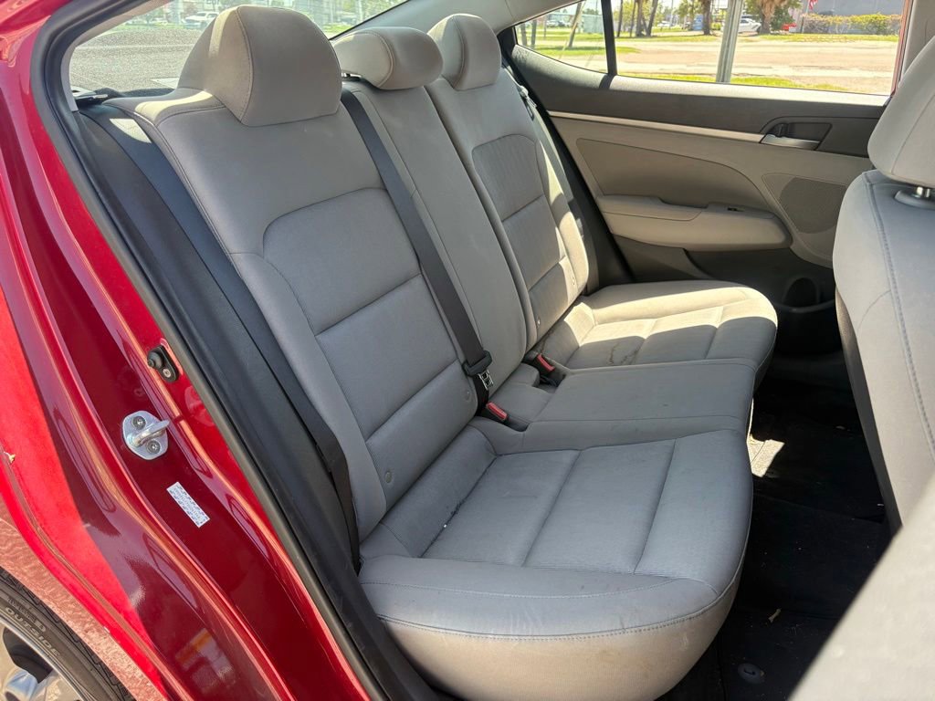 Used 2017 Hyundai Elantra SE FWD image 14