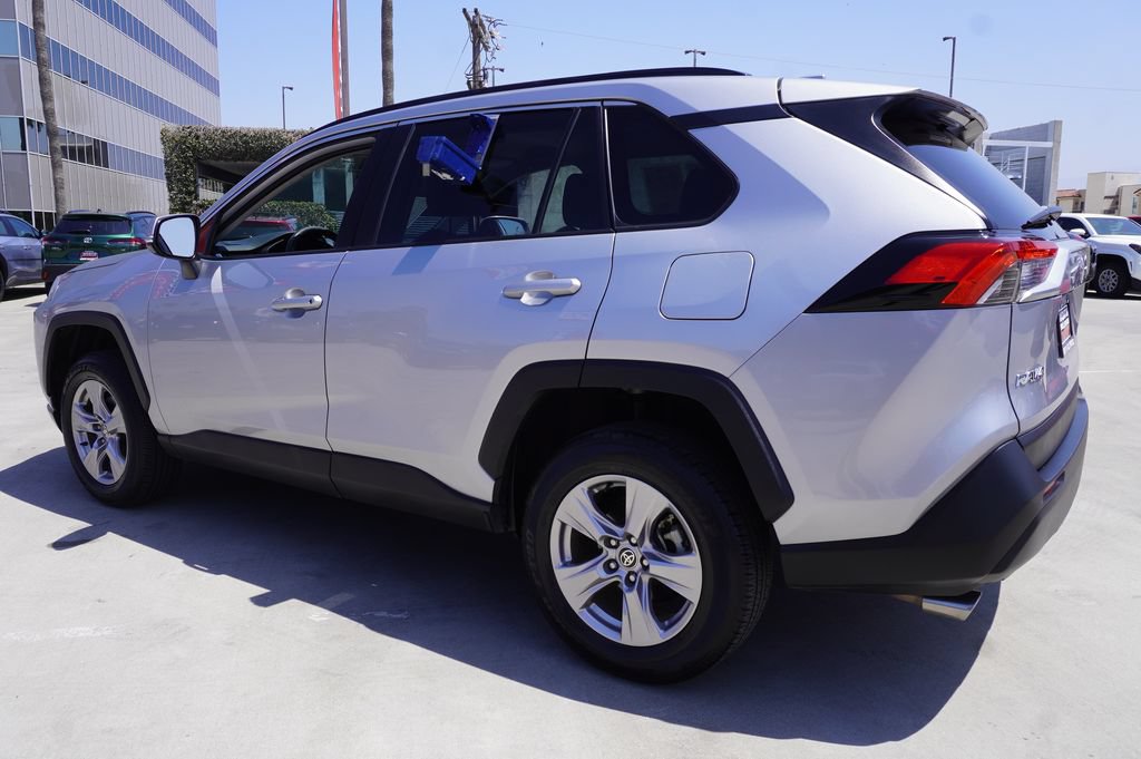 Used 2025 Toyota RAV4 XLE FWD image 5