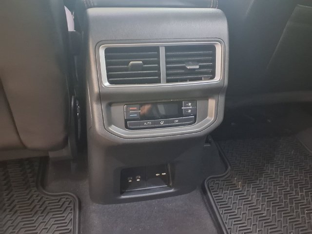 Used 2024 Volkswagen Atlas Peak Edition SEL AWD/4WD image 20