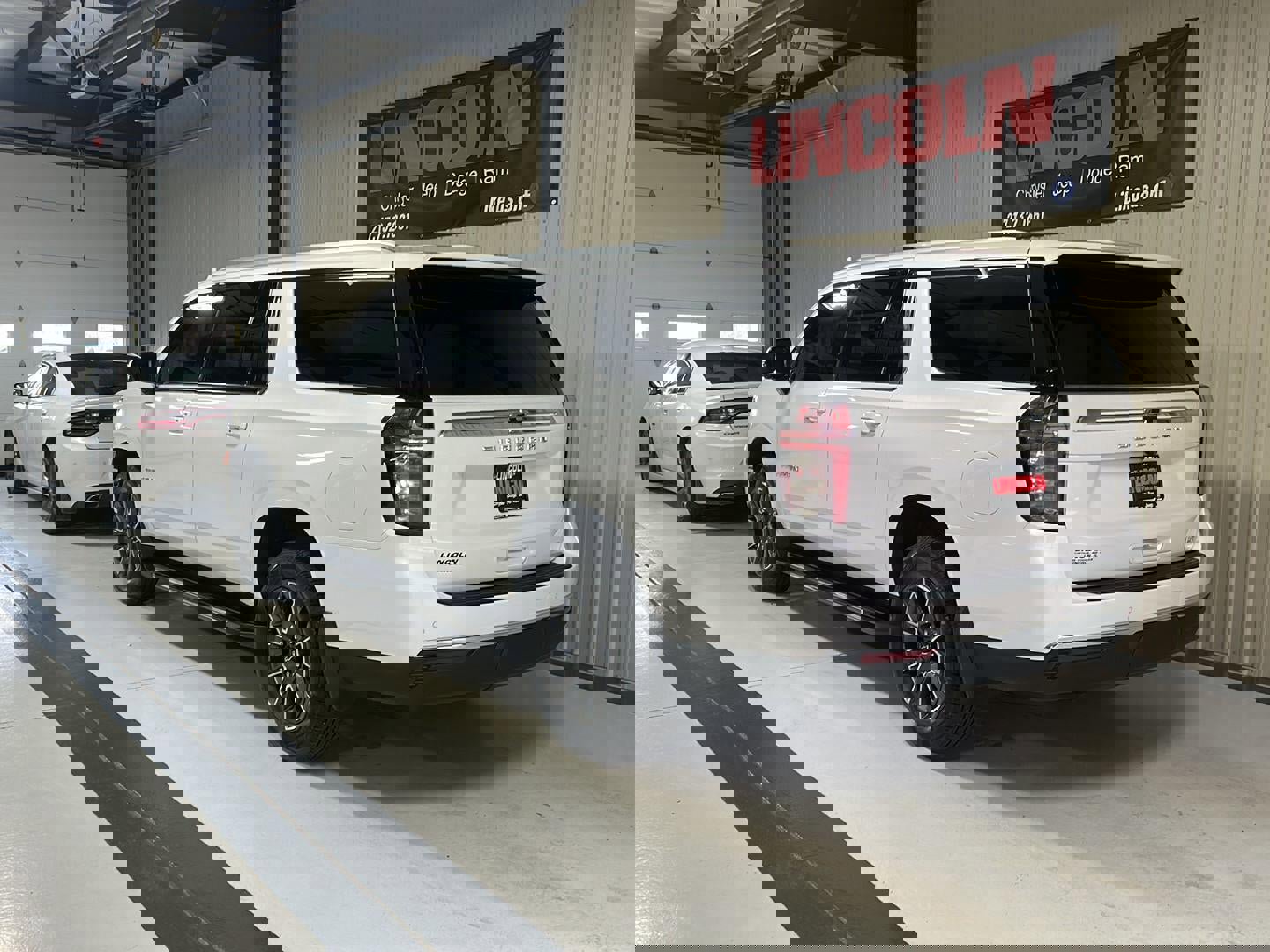 Used 2022 Chevrolet Suburban LT w/ Luxury Package image 3