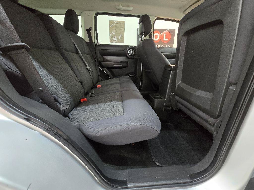 Used 2011 Dodge Nitro Heat RWD image 20