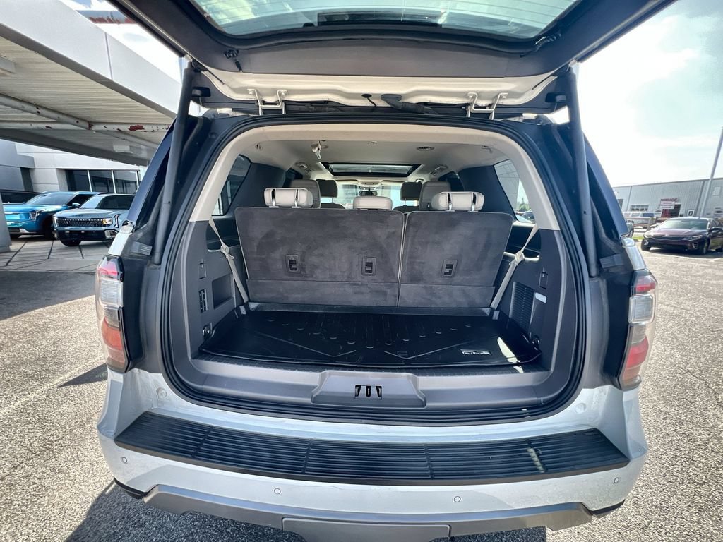 Used 2020 Ford Expedition Limited w/ Equipment Group 301A AWD/4WD image 25