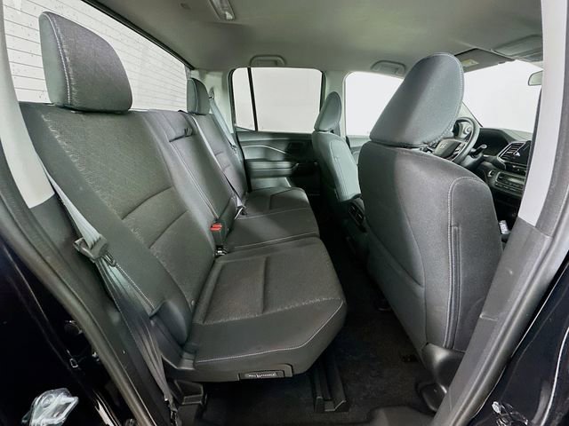 Used 2025 Honda Ridgeline Sport image 9