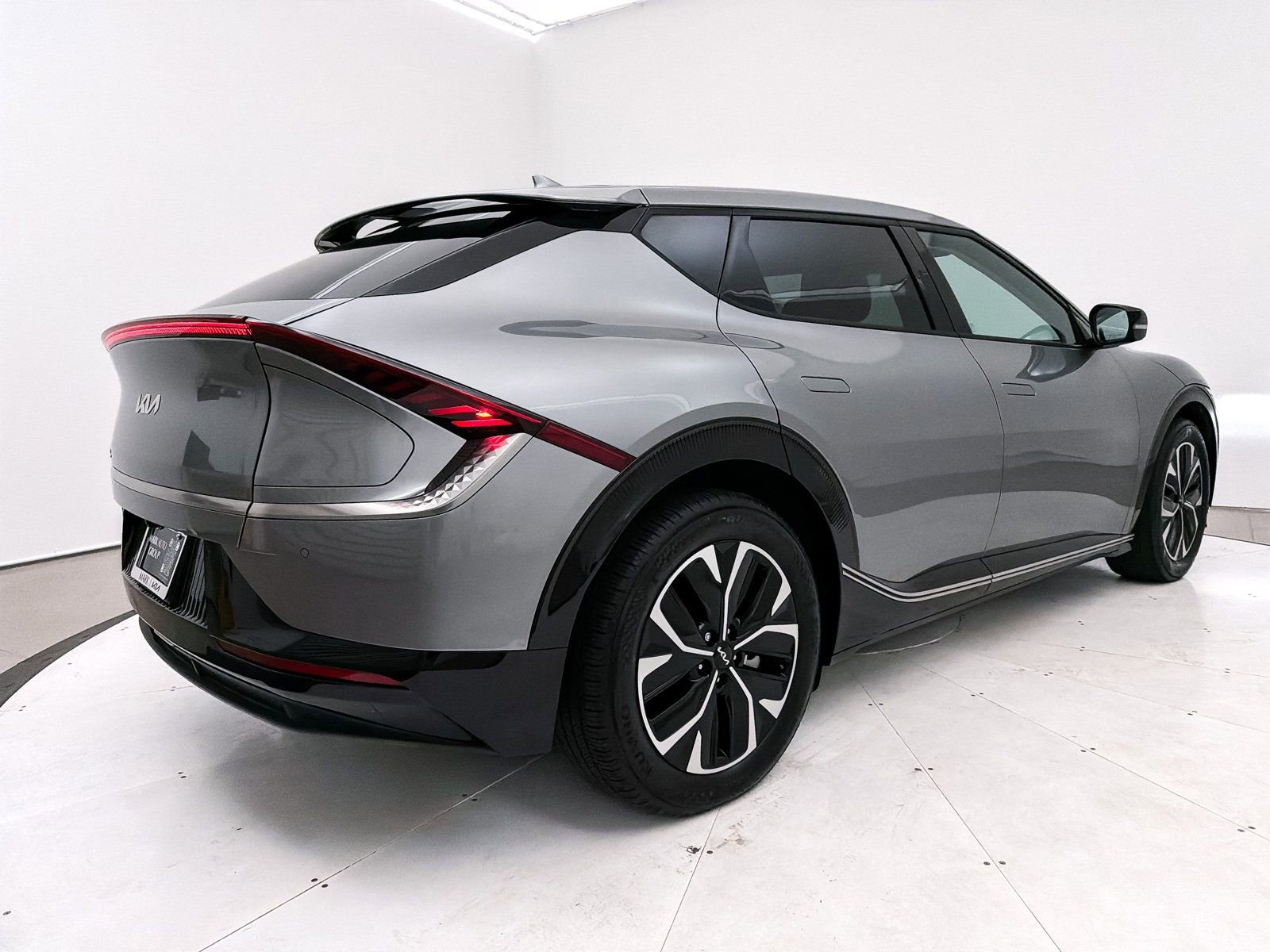 Used 2022 Kia EV6 Wind image 18