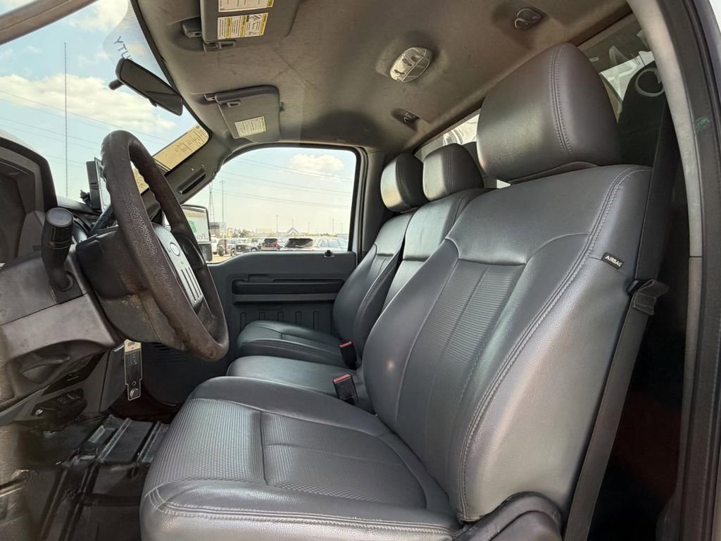 Used 2016 Ford F550 2WD Regular Cab Super Duty image 4