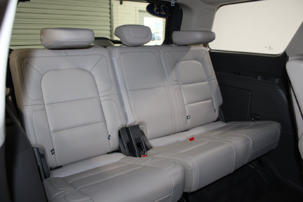 Used 2023 Lincoln Navigator Reserve AWD/4WD image 36