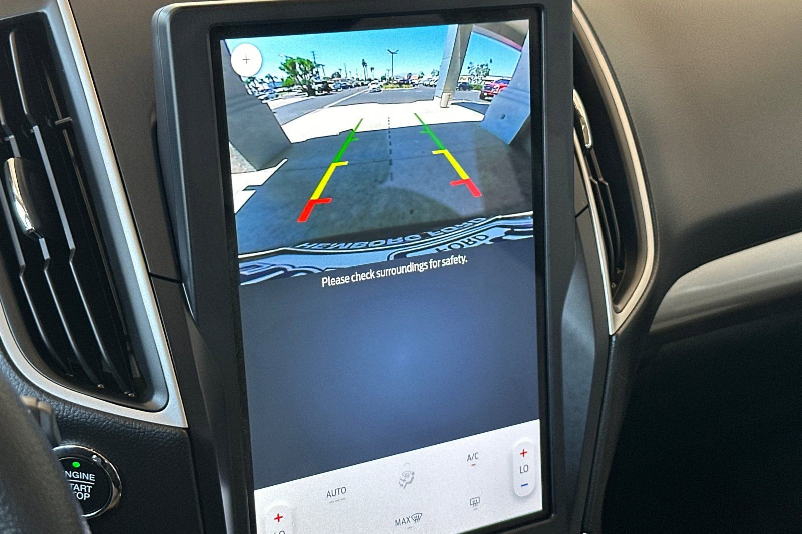 Used 2024 Ford Edge SE image 19