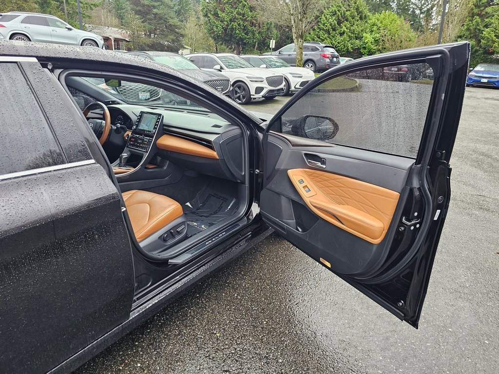 Used 2019 Toyota Avalon Limited w/ Preferred Accessory Package image 28