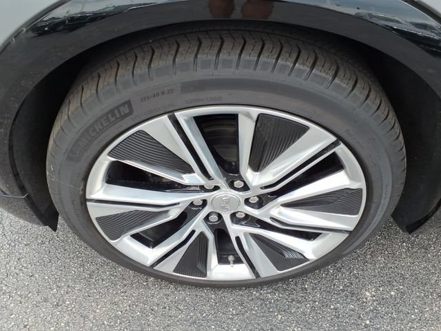 Used 2025 Cadillac Lyriq Luxury w/ LPO, Floor Liner Package AWD/4WD image 12