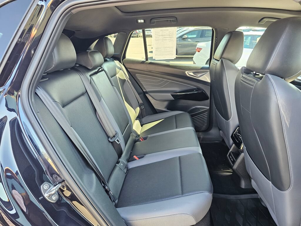 Used 2023 Volkswagen ID.4 S RWD image 15