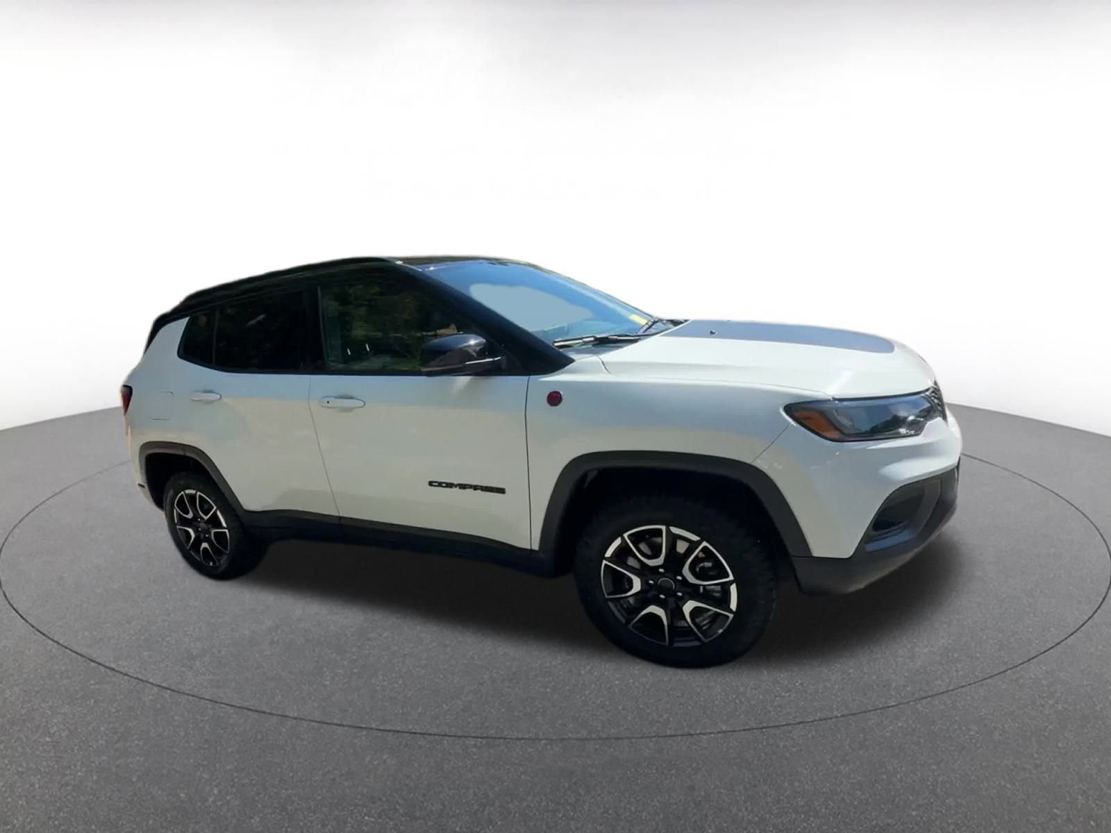 Used 2025 Jeep Compass Trailhawk w/ Trailer Tow Group video 2
