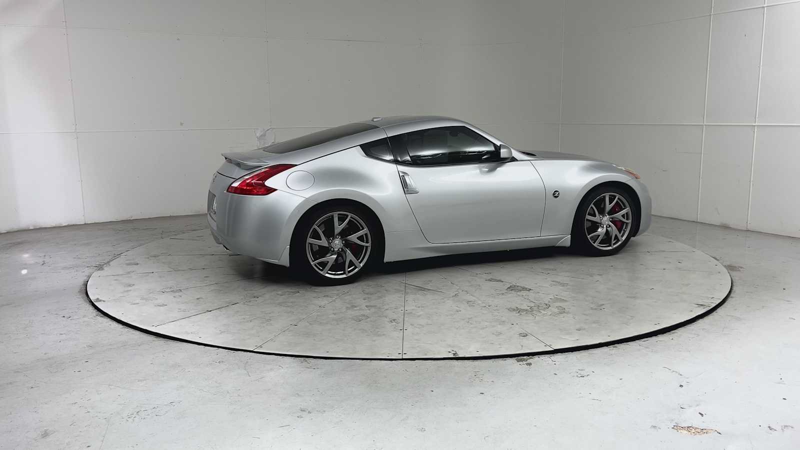 Used 2013 Nissan 370Z Touring w/ Sport Pkg RWD image 9