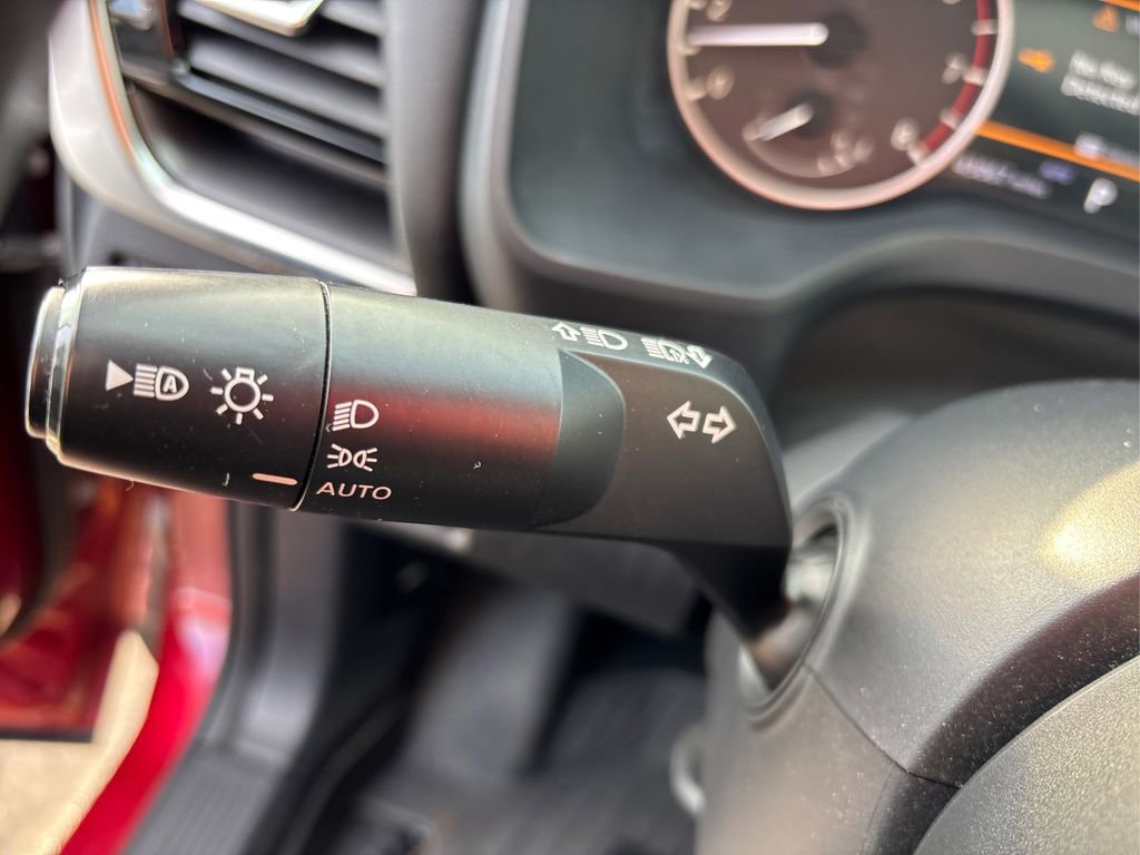 Used 2021 Nissan Rogue SV image 25