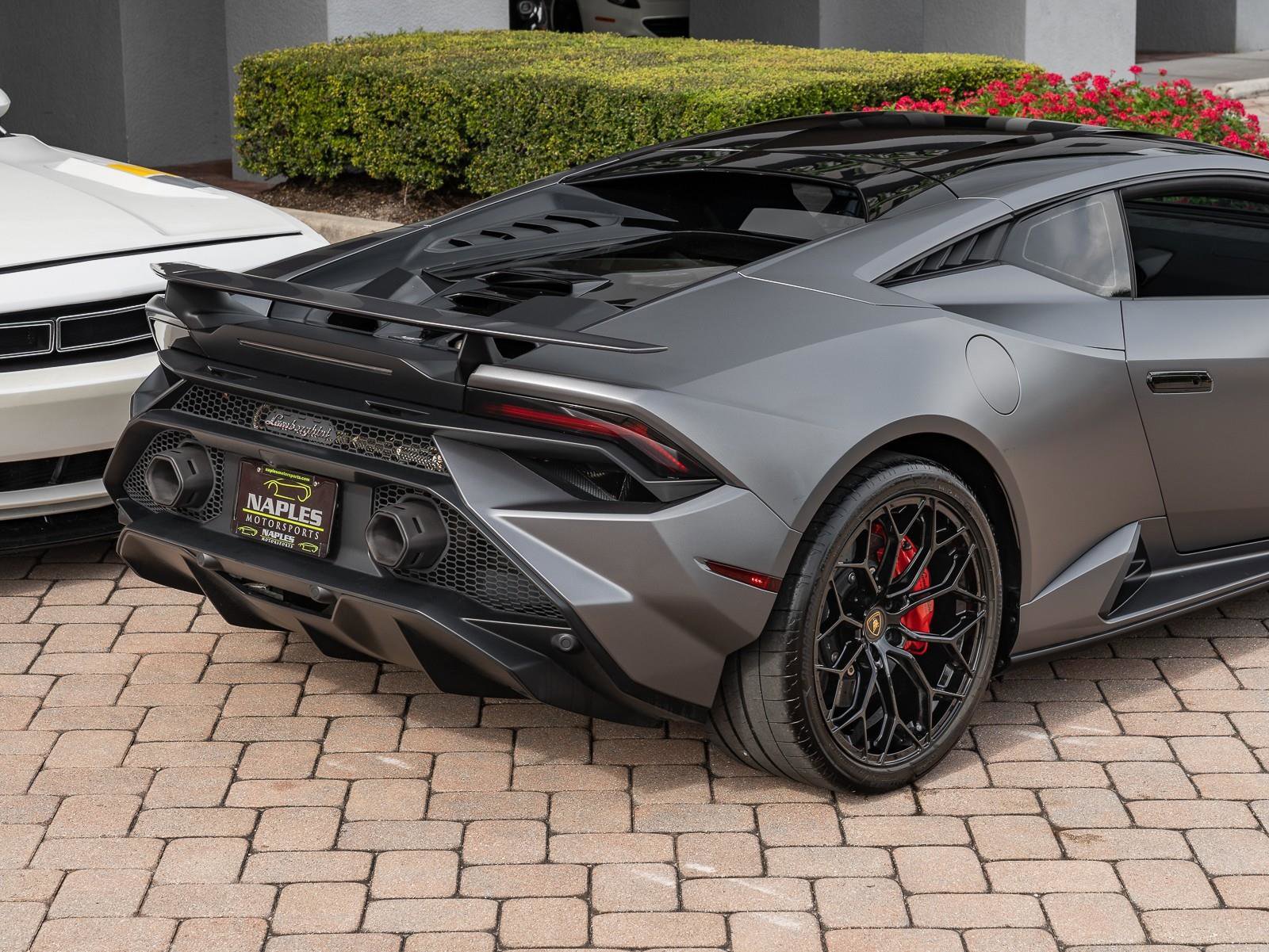 Used 2024 Lamborghini Huracan Tecnica image 3