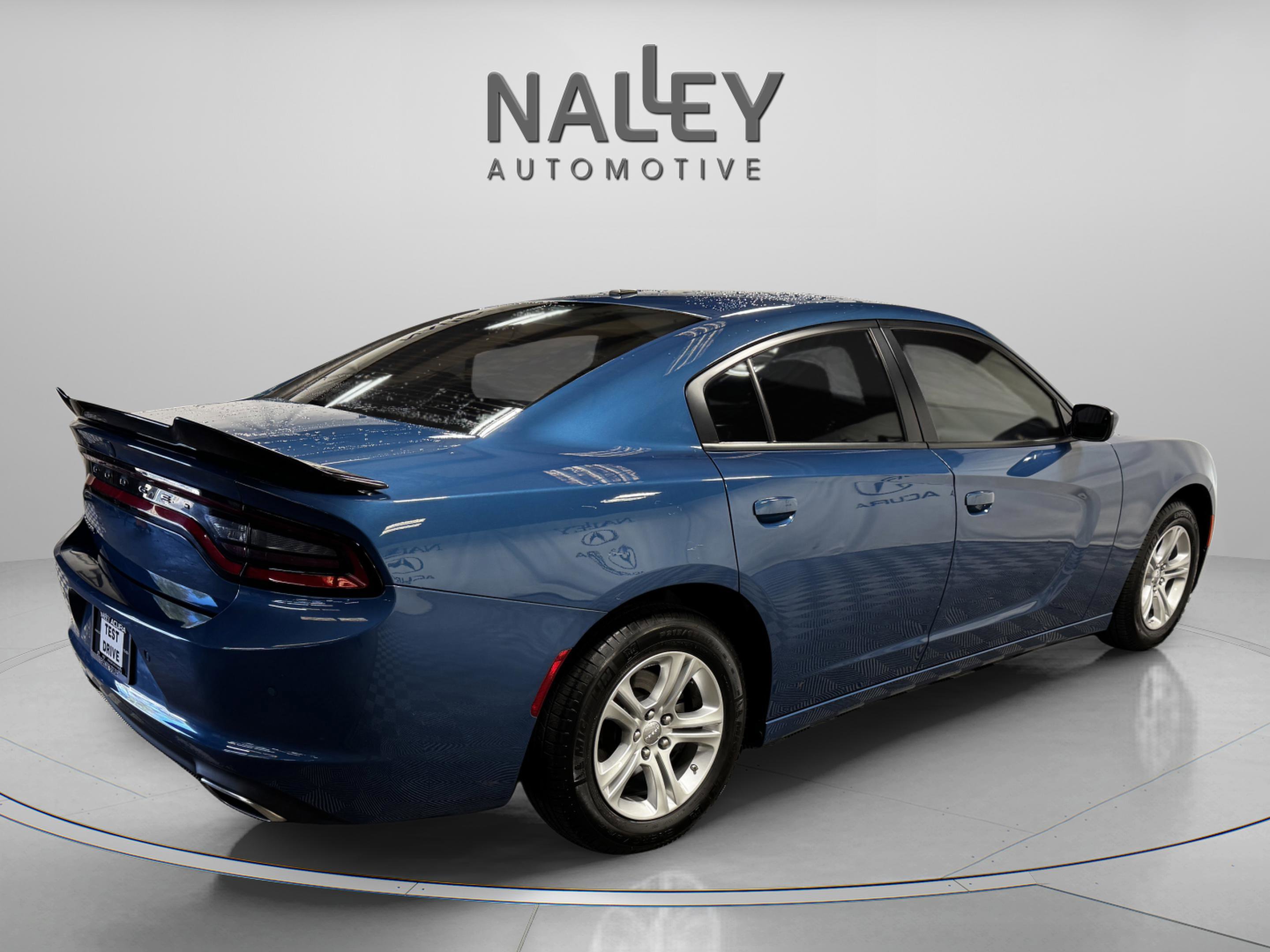 Used 2022 Dodge Charger SXT w/ Driver Convenience Group image 5