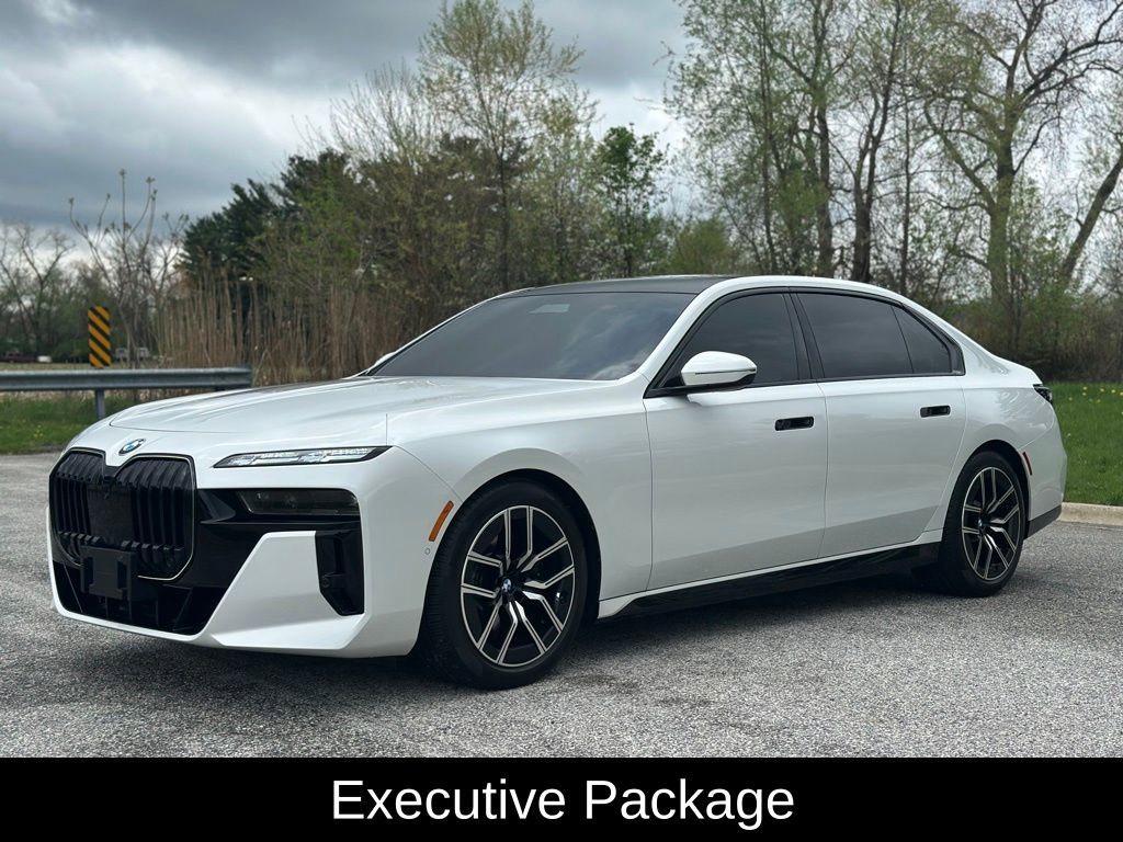Used 2024 BMW 760i xDrive w/ Executive Package AWD/4WD image 3