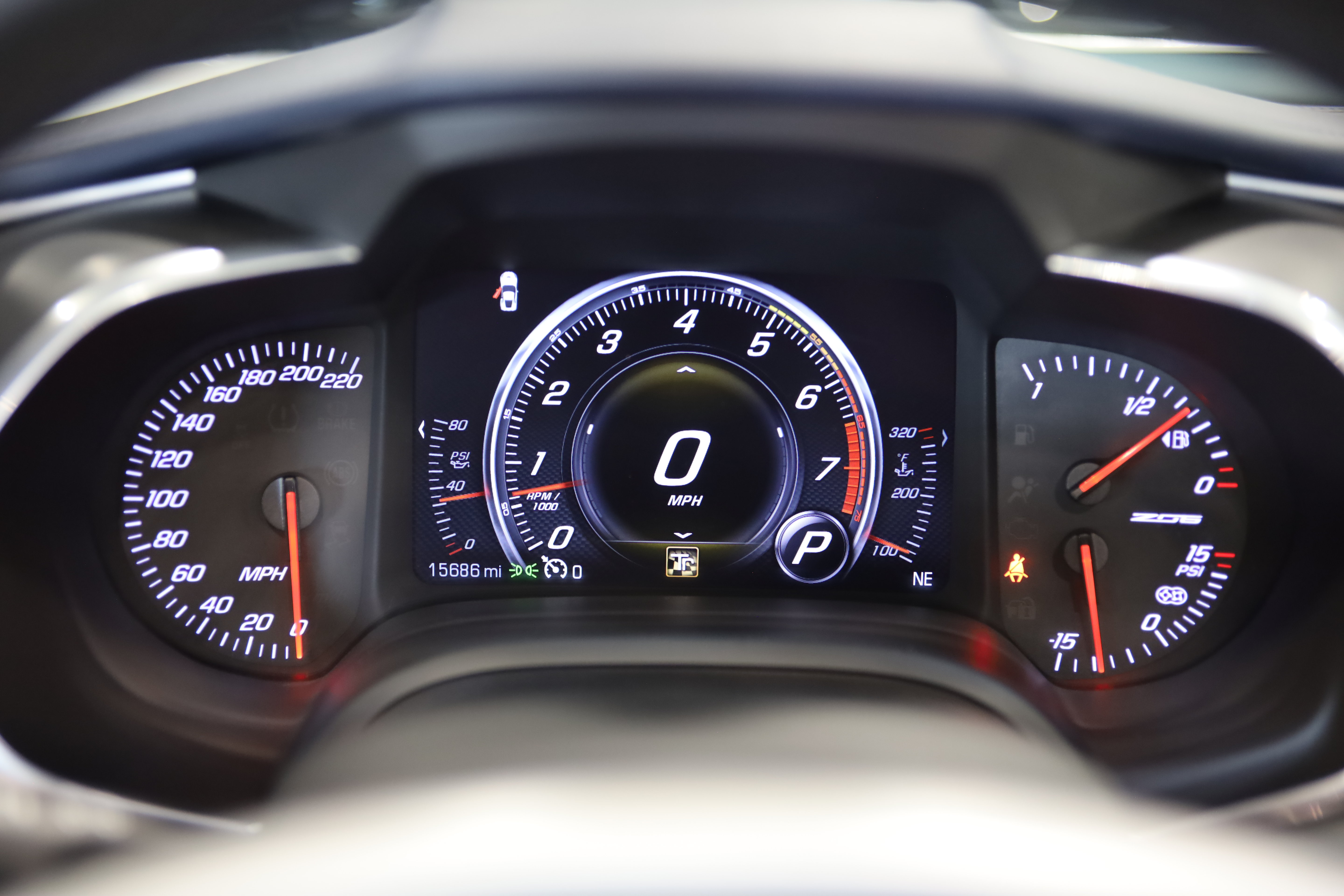 Used 2016 Chevrolet Corvette Z06 w/ 3LZ Preferred Equipment Group RWD image 24
