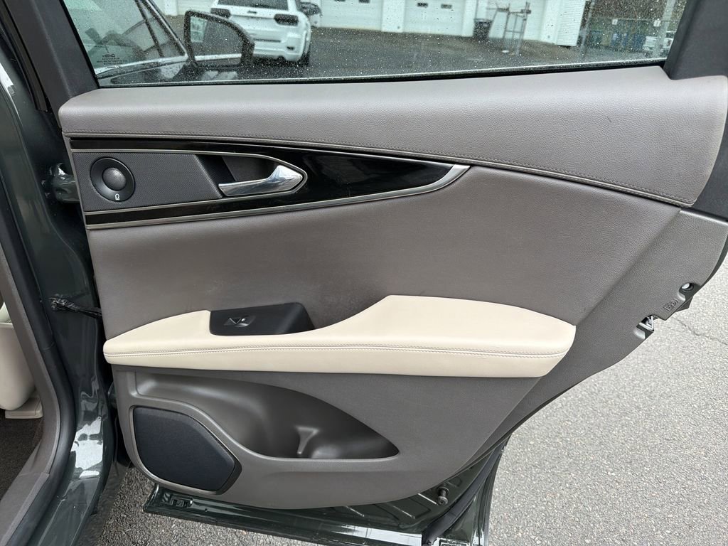 Certified 2022 Lincoln Nautilus Reserve image 16