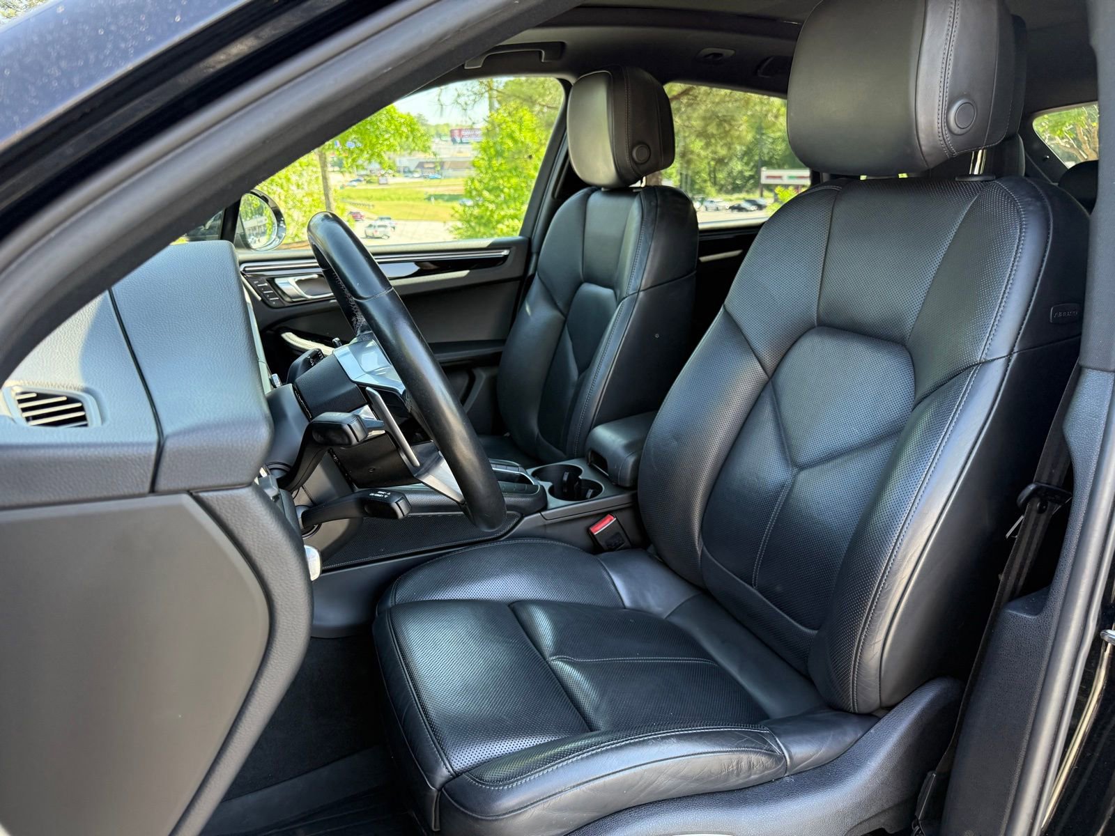 Used 2020 Porsche Macan S image 35