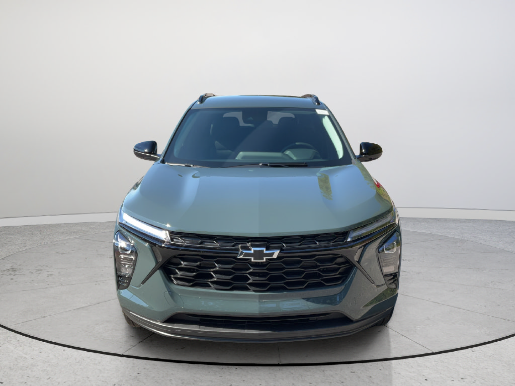 New 2026 Chevrolet Trax LT w/ Driver Confidence Package FWD image 2