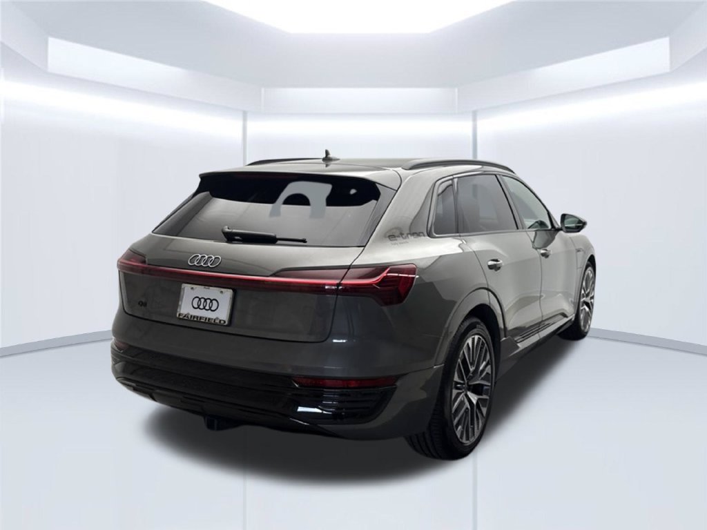 Used 2024 Audi Q8 e-tron Premium Plus AWD/4WD image 9