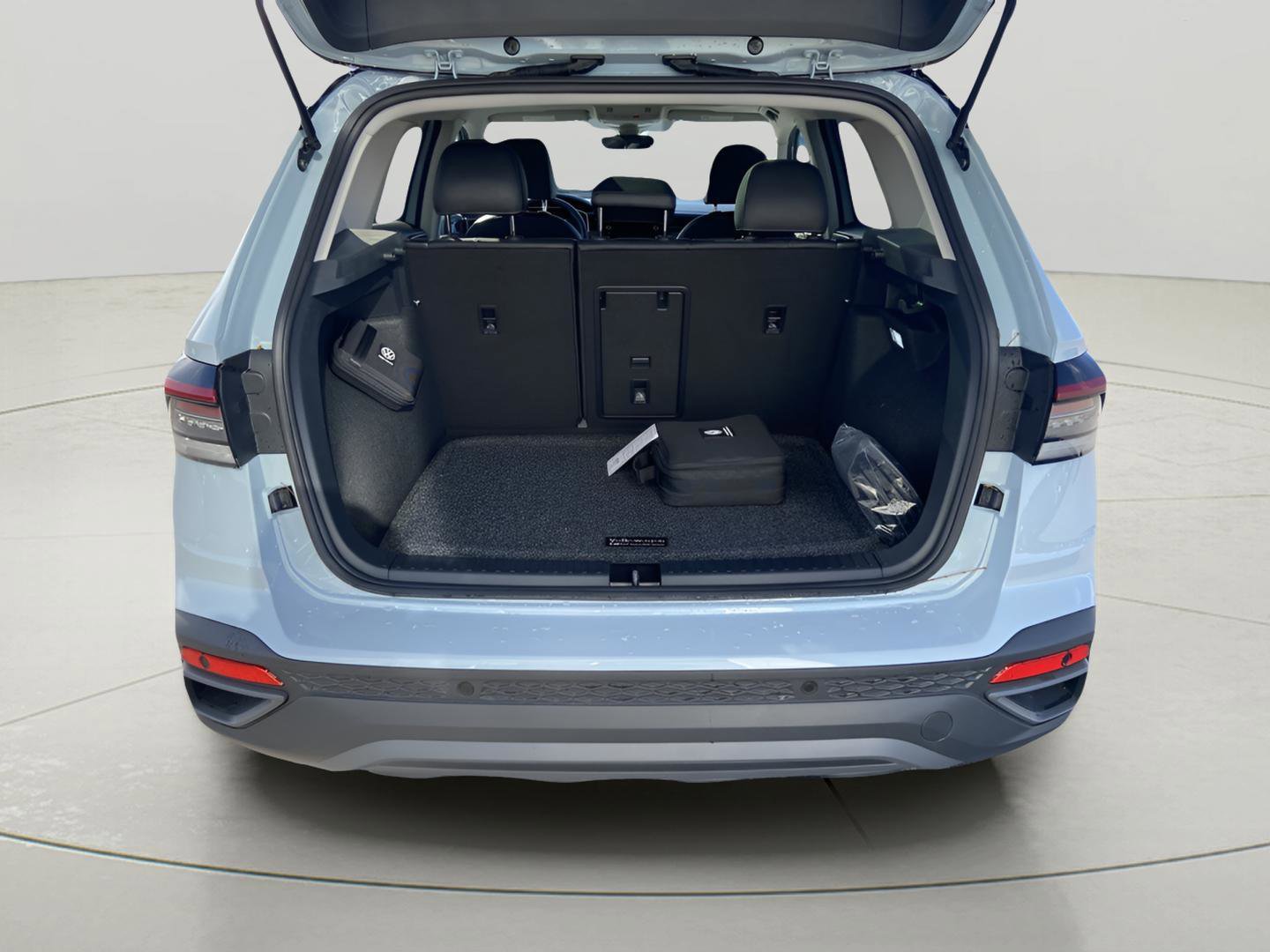 Used 2025 Volkswagen Taos SE image 11