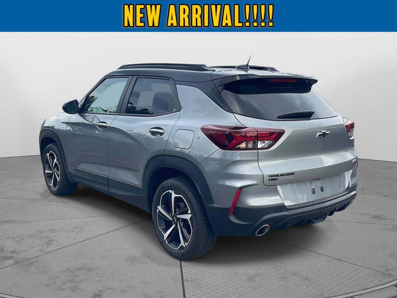 Used 2023 Chevrolet TrailBlazer RS w/ Sun and Liftgate Package AWD/4WD image 3