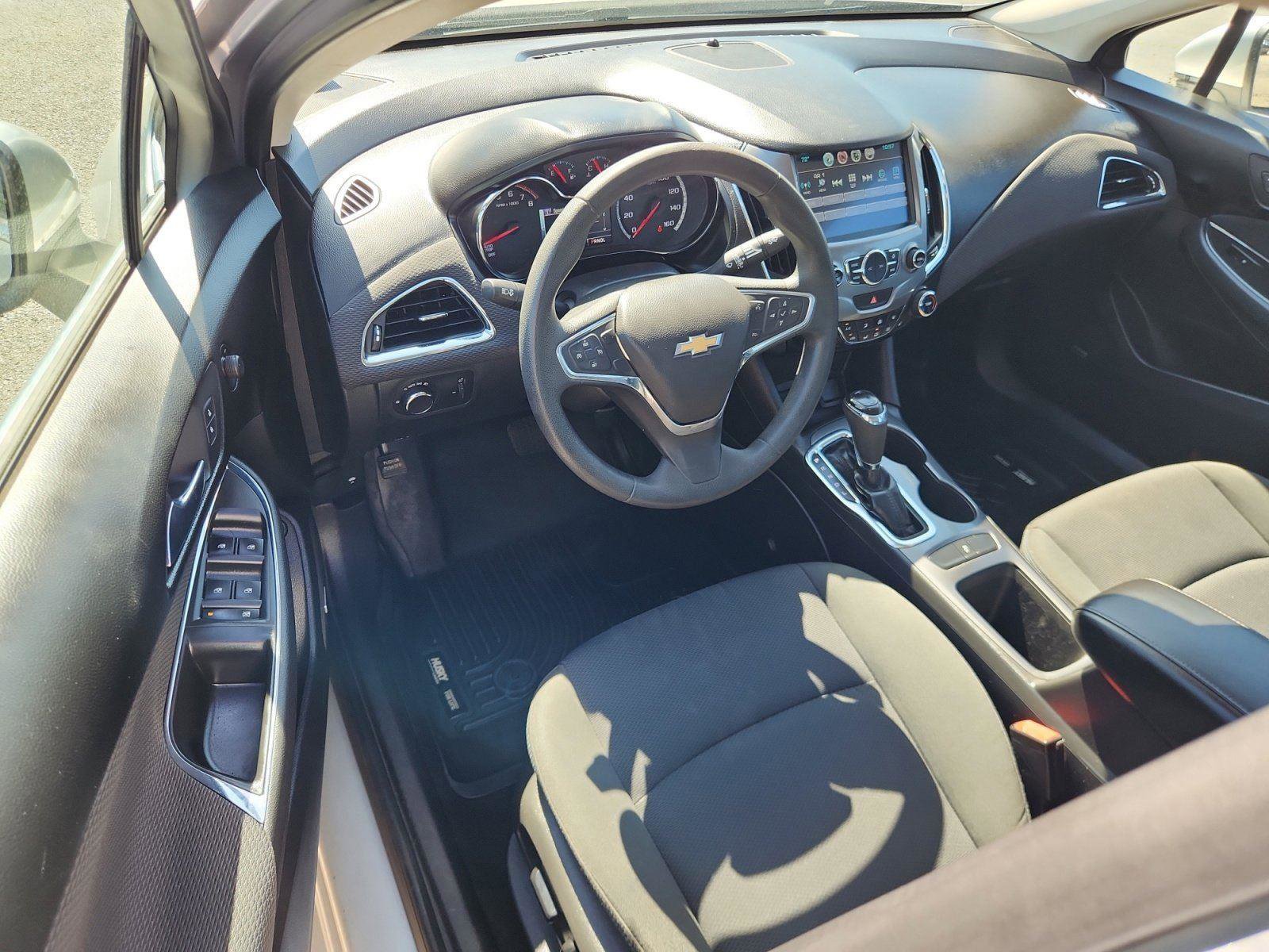 Used 2016 Chevrolet Cruze LT w/ Sun And Sound Package FWD image 15
