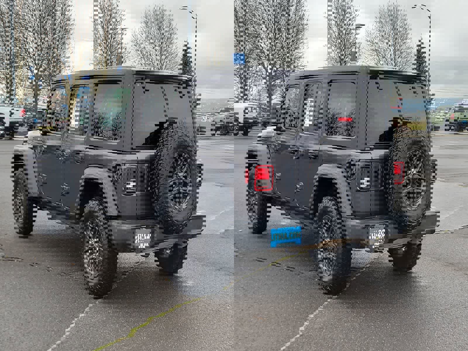 Used 2024 Jeep Wrangler Sport image 12