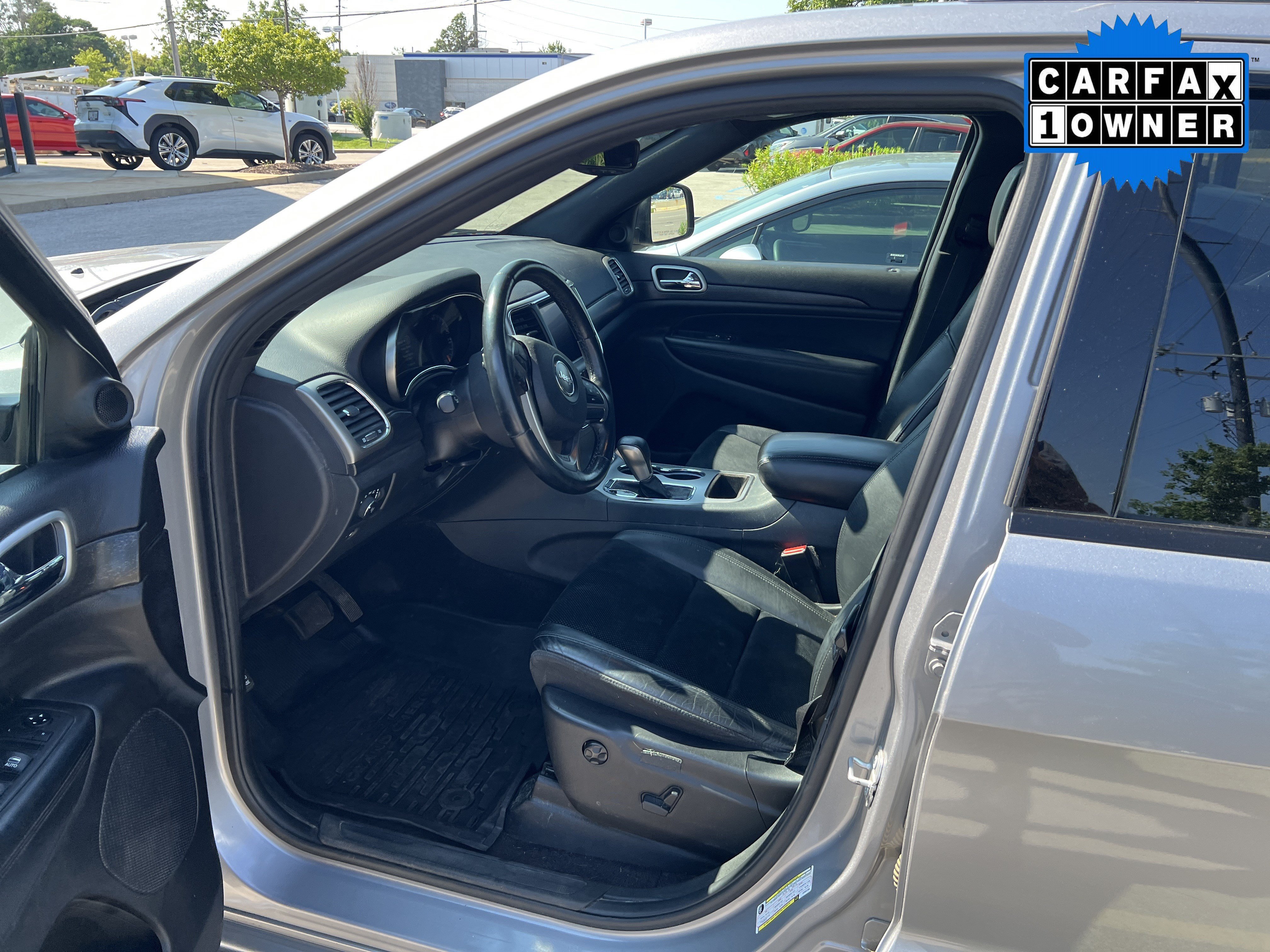 Used 2018 Jeep Grand Cherokee Altitude AWD/4WD image 5