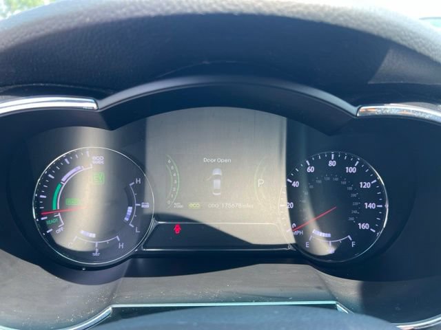 Used 2012 Kia Optima Hybrid w/ Hybrid Premium Technology Pkg FWD image 11