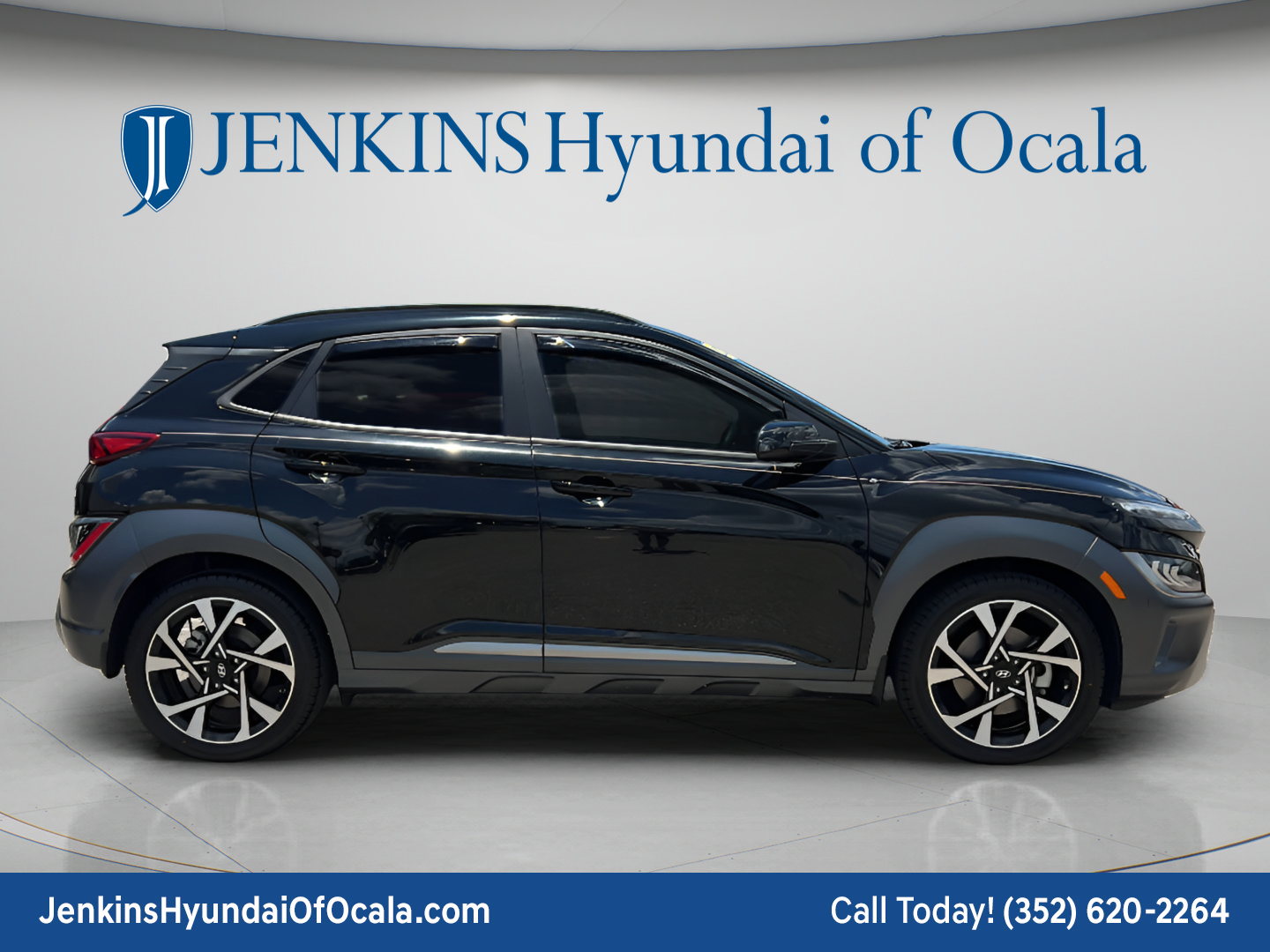 Certified 2022 Hyundai Kona Limited w/ Cargo Package FWD image 2