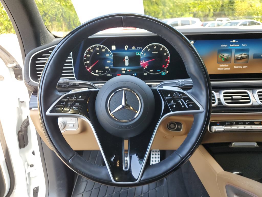 Used 2025 Mercedes-Benz GLS 580 4MATIC image 27