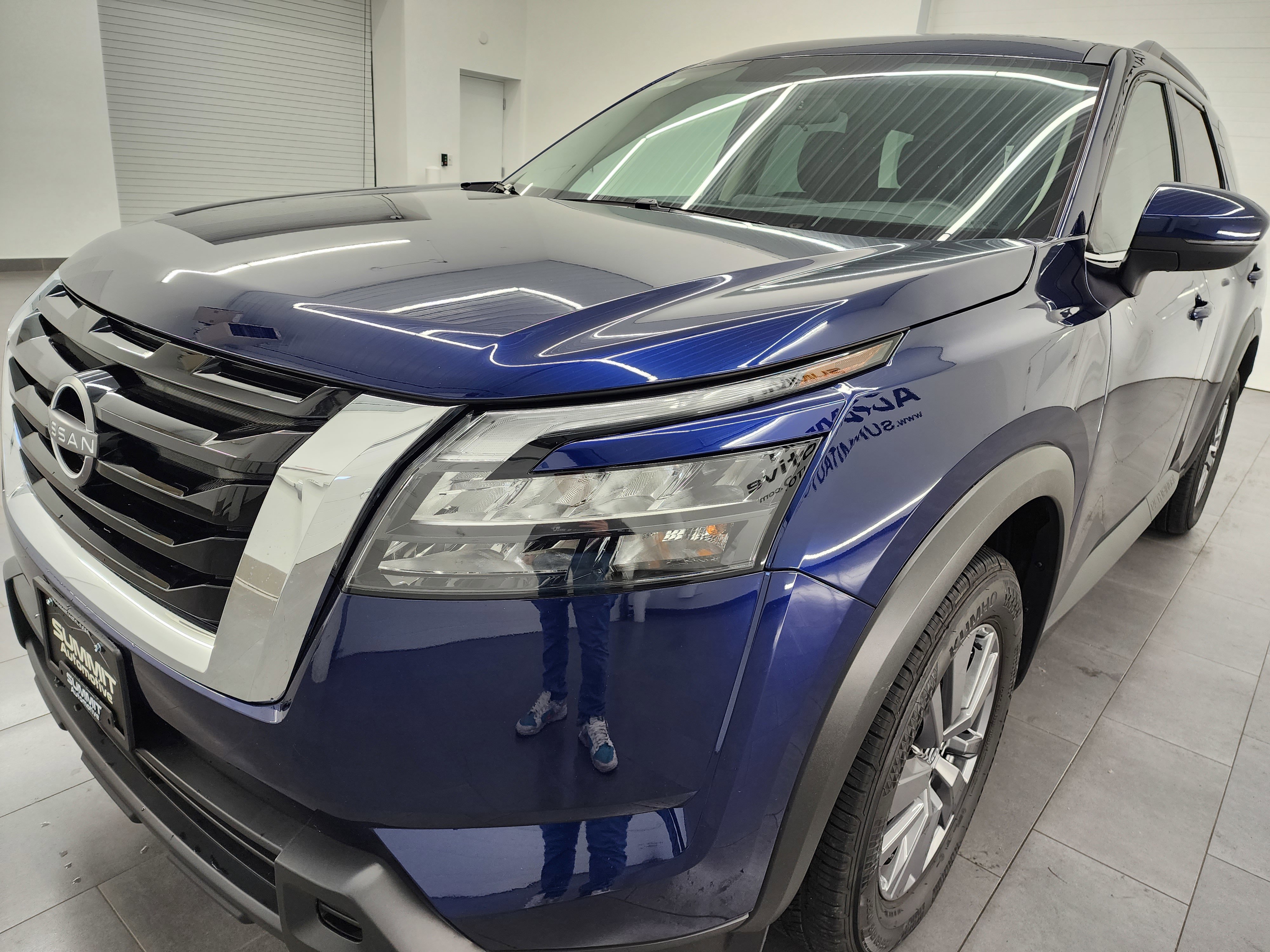 Used 2025 Nissan Pathfinder SV image 7