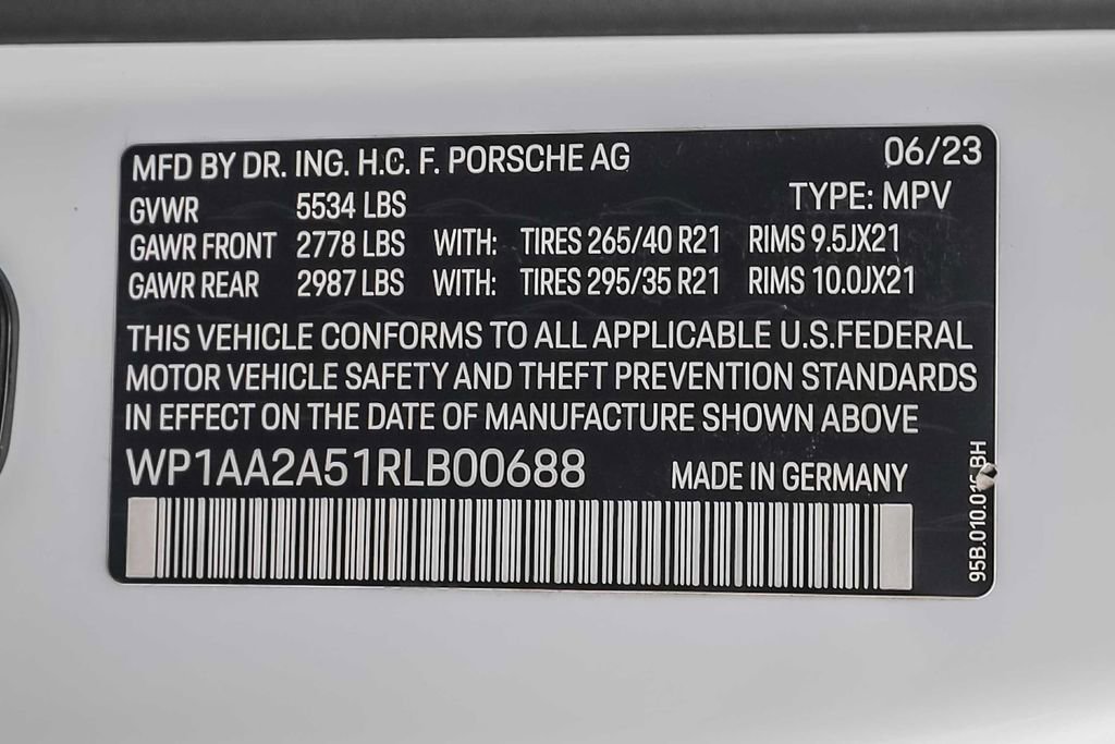 Used 2024 Porsche Macan image 29