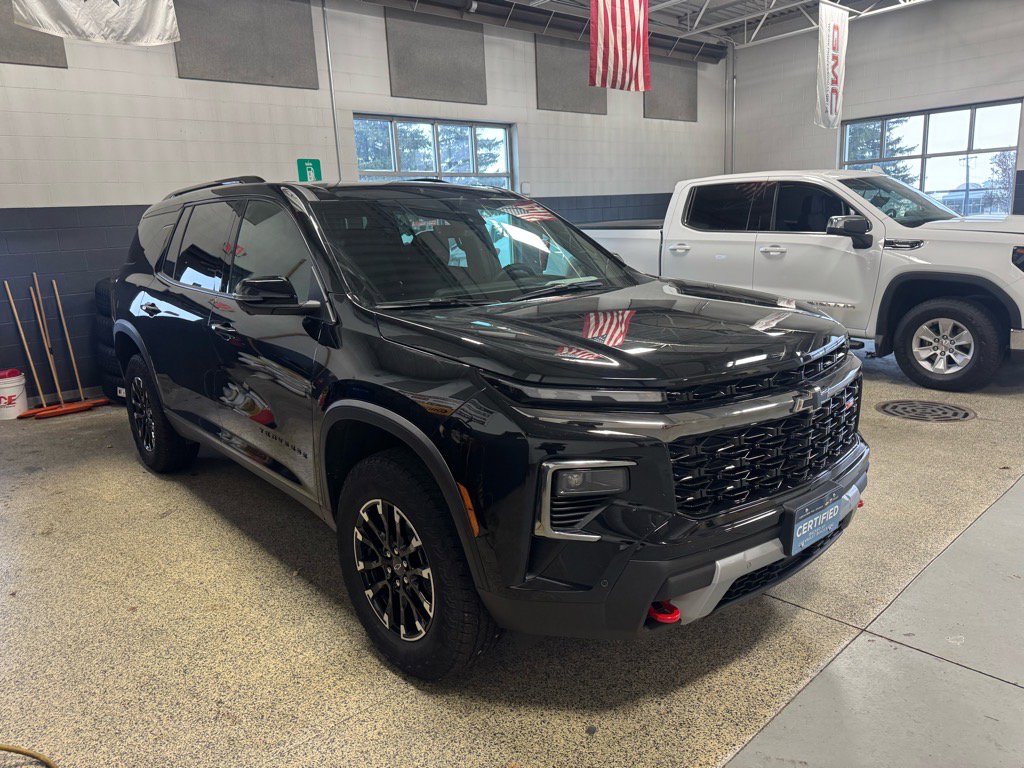 Certified 2024 Chevrolet Traverse Z71 w/ Enhanced Driving Package image 3