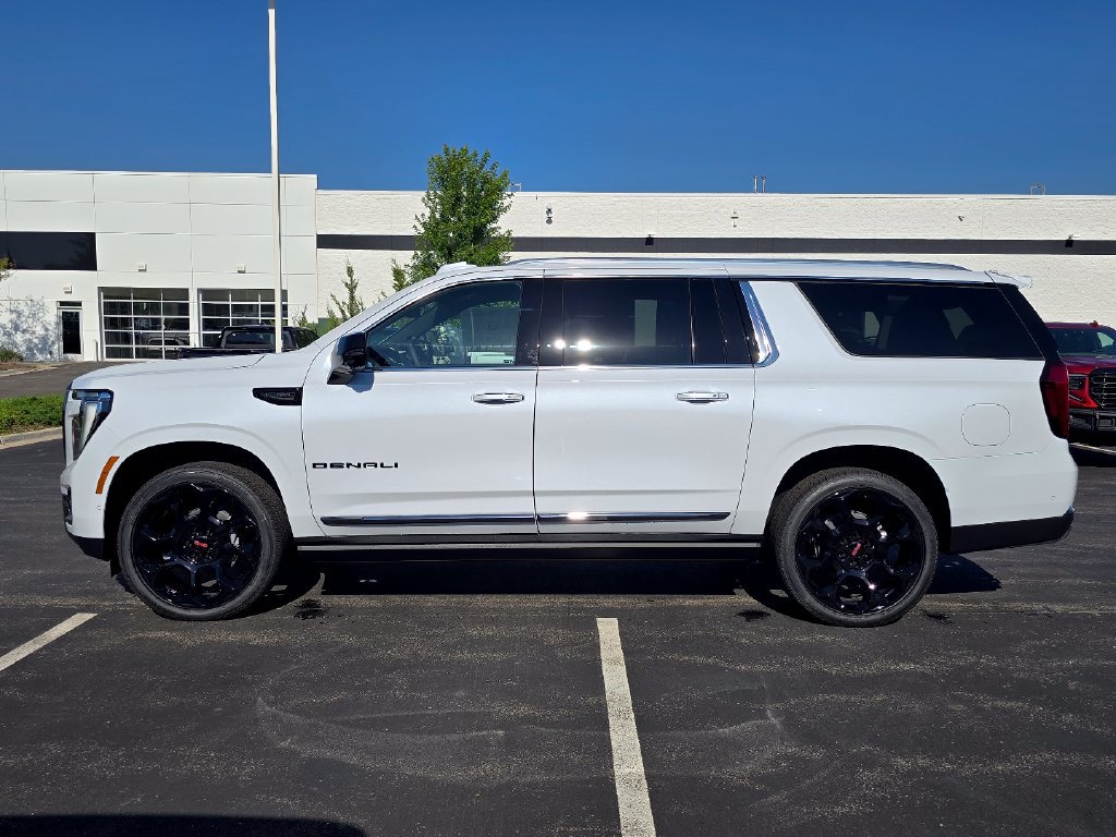 New 2026 GMC Yukon XL Denali Ultimate AWD/4WD image 10