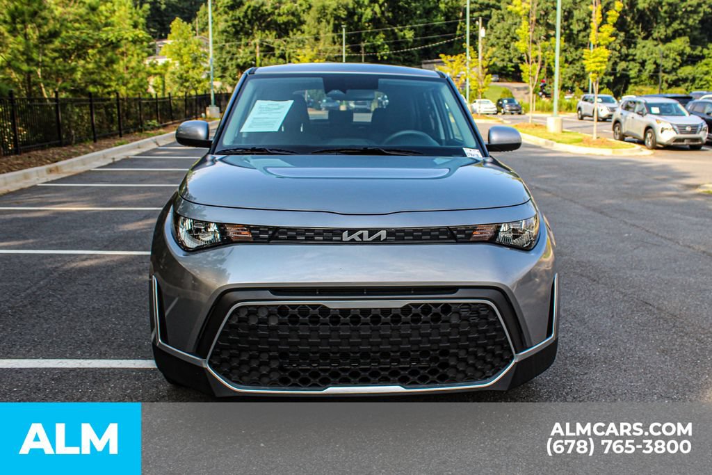 Used 2025 Kia Soul LX w/ LX Technology Package FWD image 9