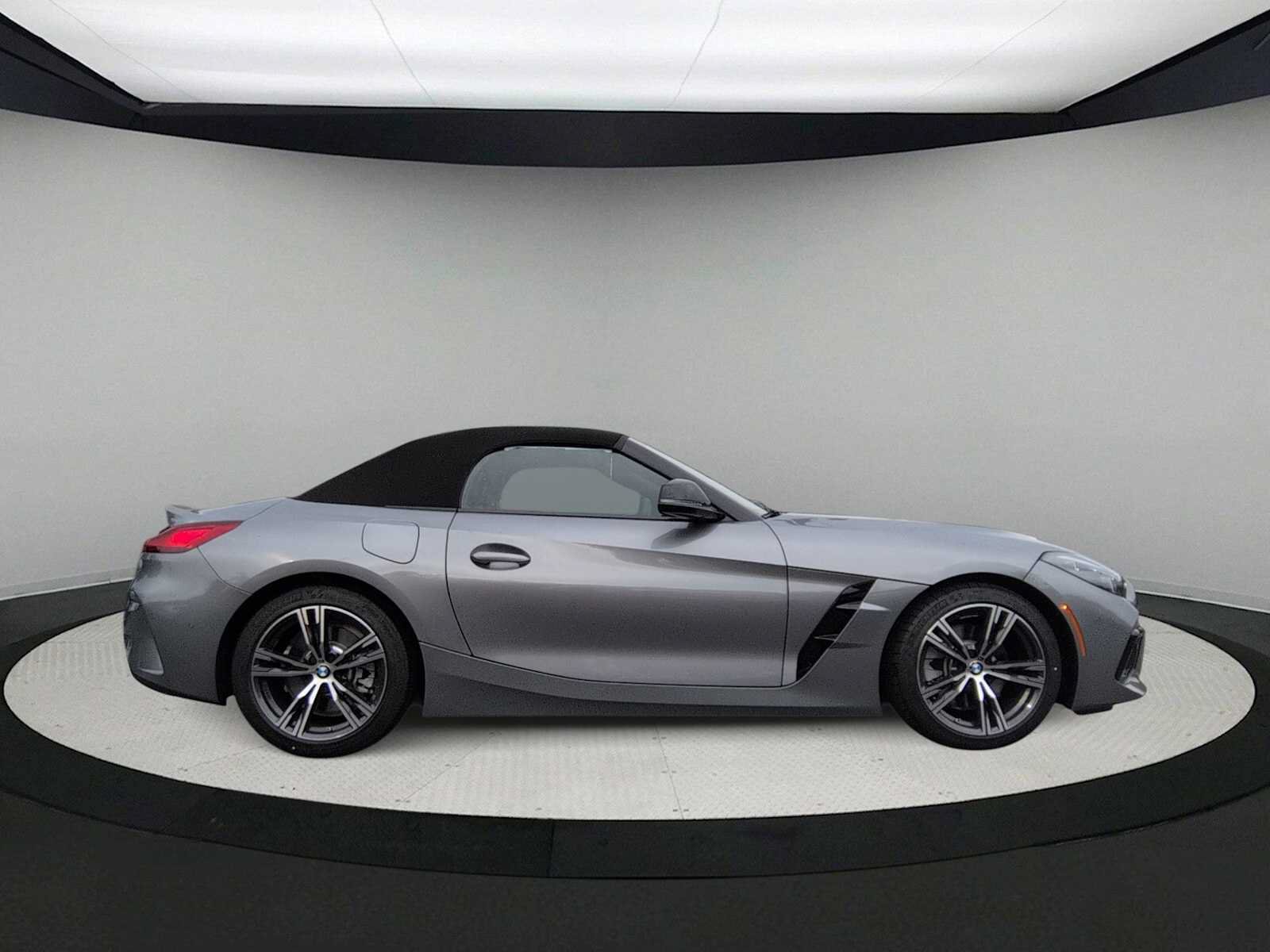 New 2026 BMW Z4 M40i w/ Premium Package RWD image 9