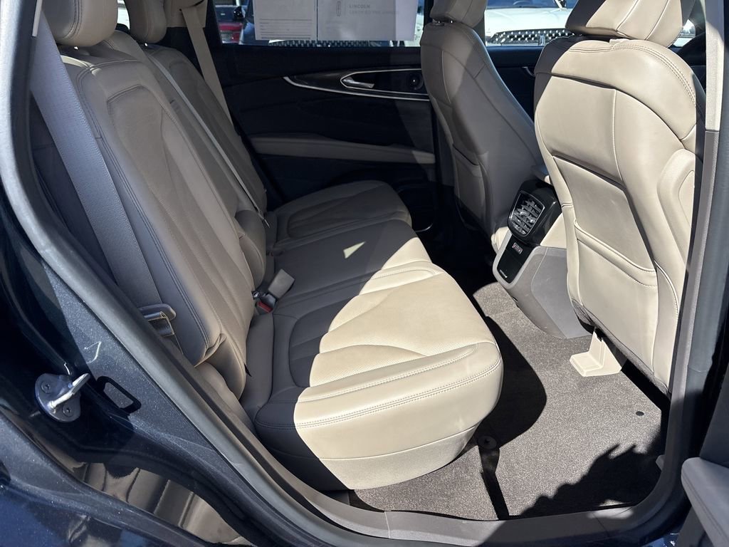 Certified 2022 Lincoln Nautilus Reserve w/ Luxury Package image 17