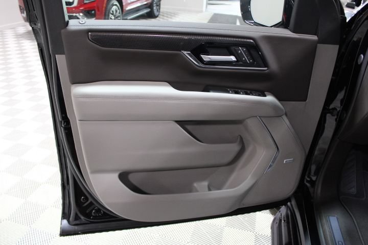 New 2026 GMC Yukon Elevation w/ Elevation Premium Package AWD/4WD image 20
