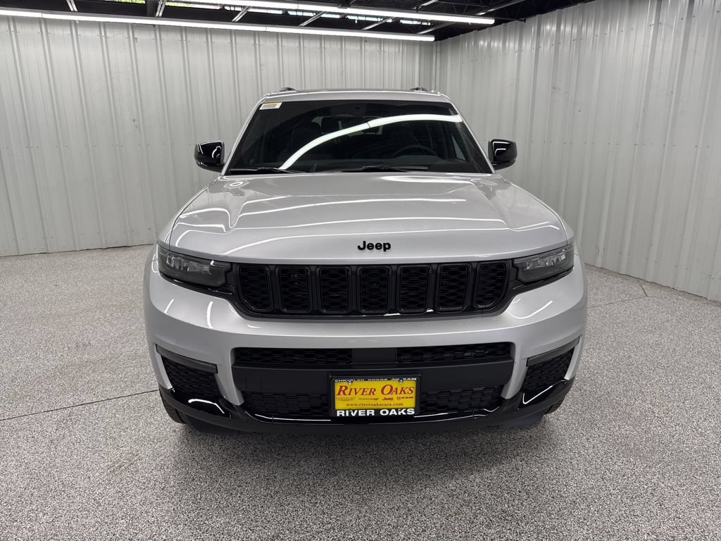 New 2025 Jeep Grand Cherokee L Limited w/ Black Appearance Package AWD/4WD image 2