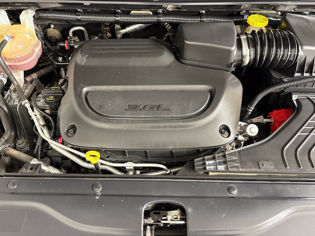 Used 2020 Chrysler Pacifica Touring-L Plus FWD image 39