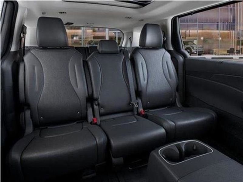 New 2026 Kia Carnival SX w/ SX Dark Edition Package image 97