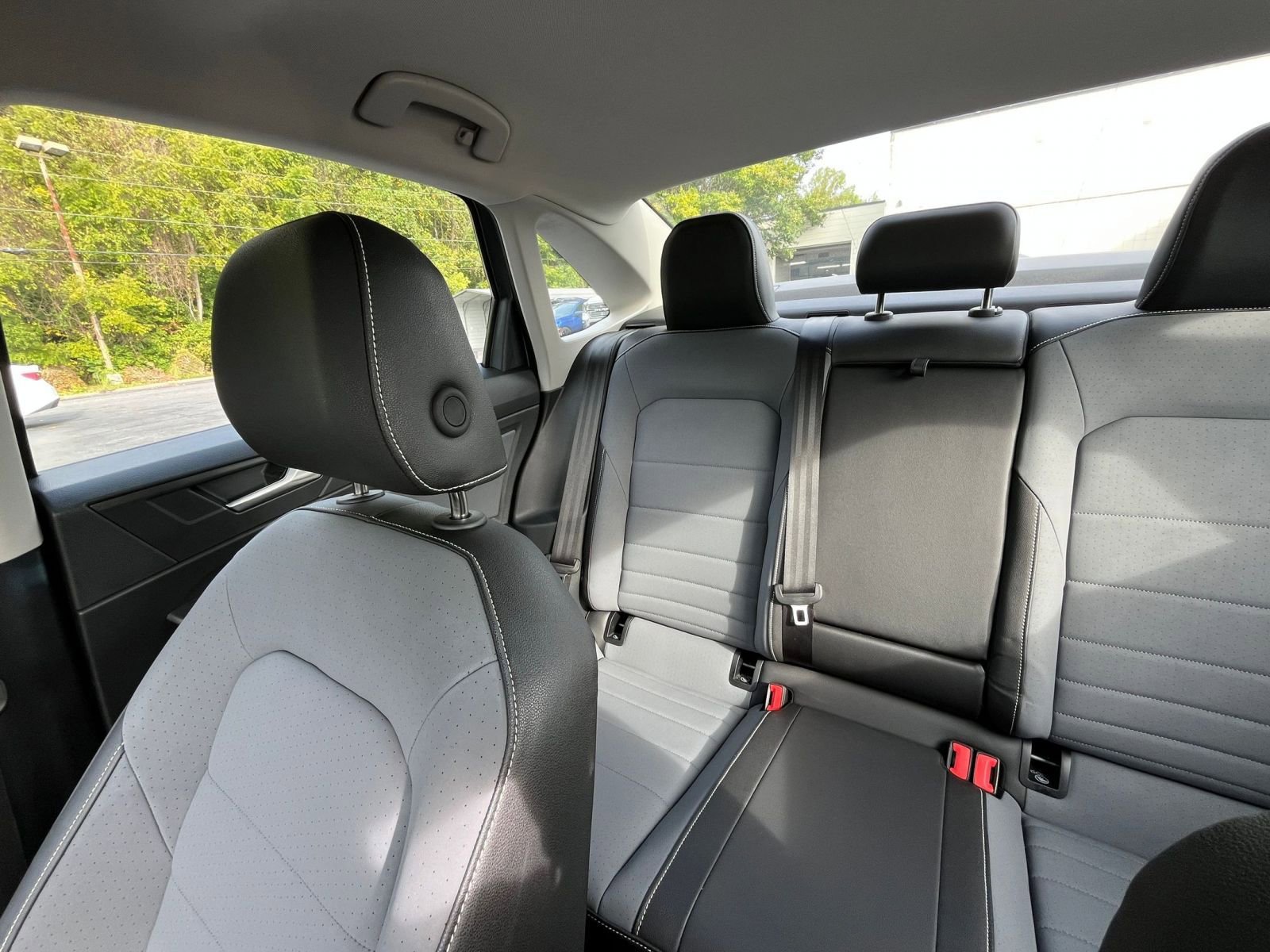 Used 2025 Volkswagen Jetta SE image 40