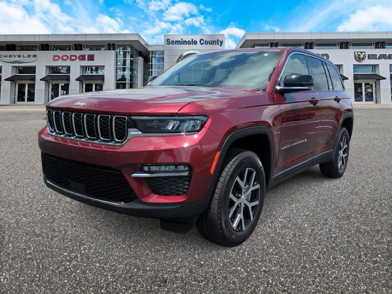 Used 2025 Jeep Grand Cherokee Limited RWD image 4