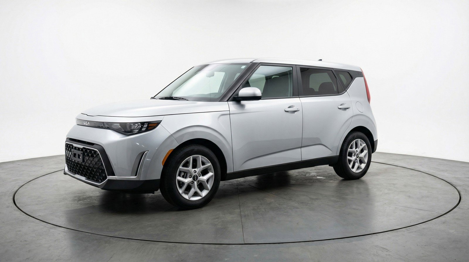 Used 2025 Kia Soul LX w/ LX Technology Package image 3