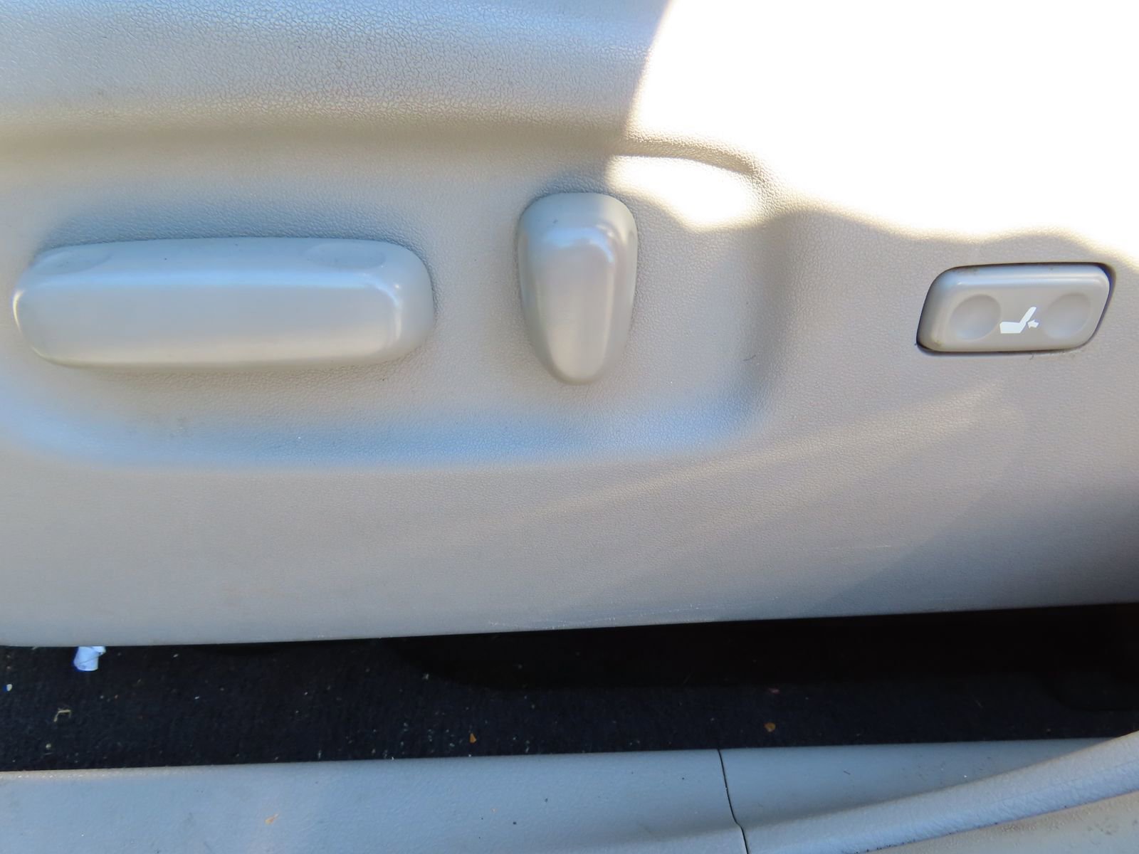 Used 2013 Toyota Highlander SE image 28